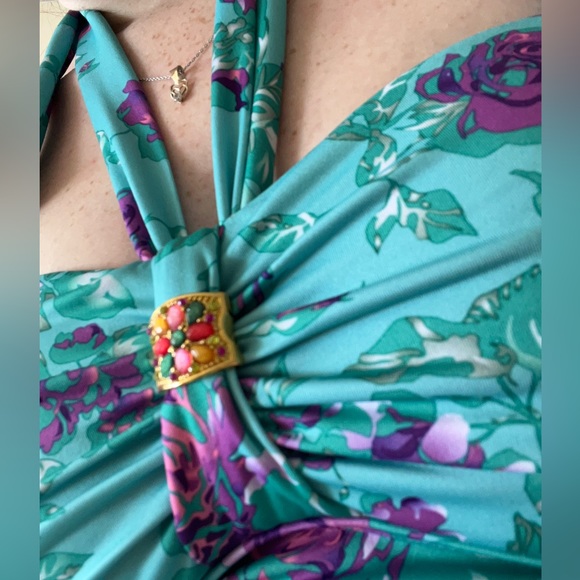 Front tie floral crop top / swim shirt - Picture 2 of 5